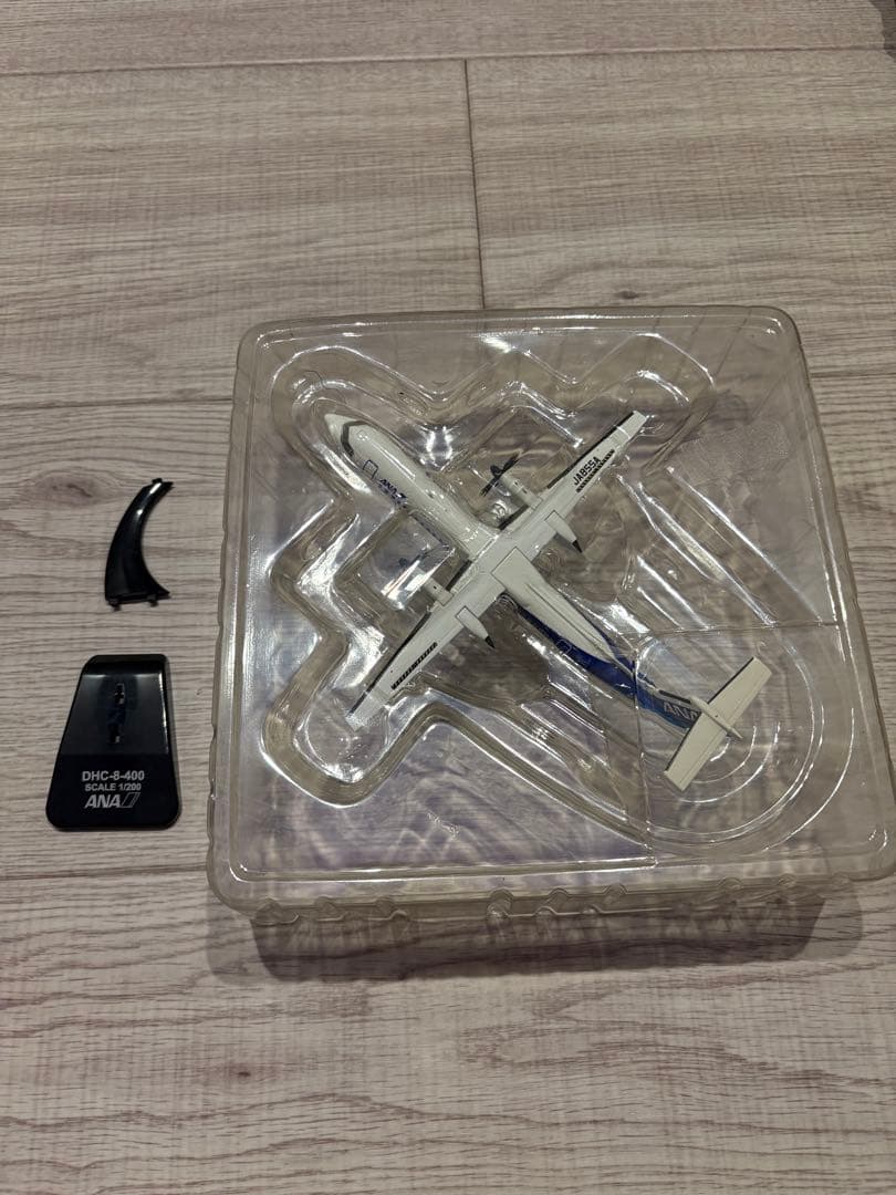 Q400 スケールモデル 1/200 DHC-8-400 ANA WINGS - メルカリ