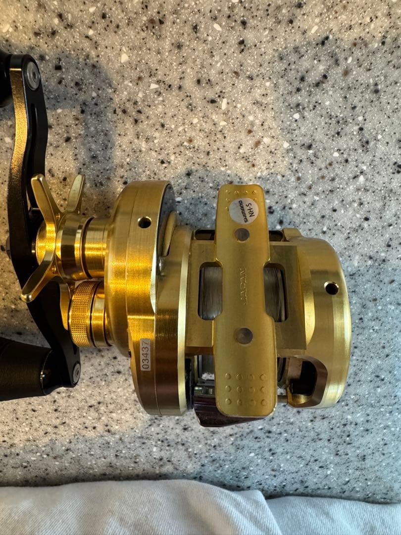 SHIMANOカルカッタコンクエスト100HG DRTバリアルハンドル付き