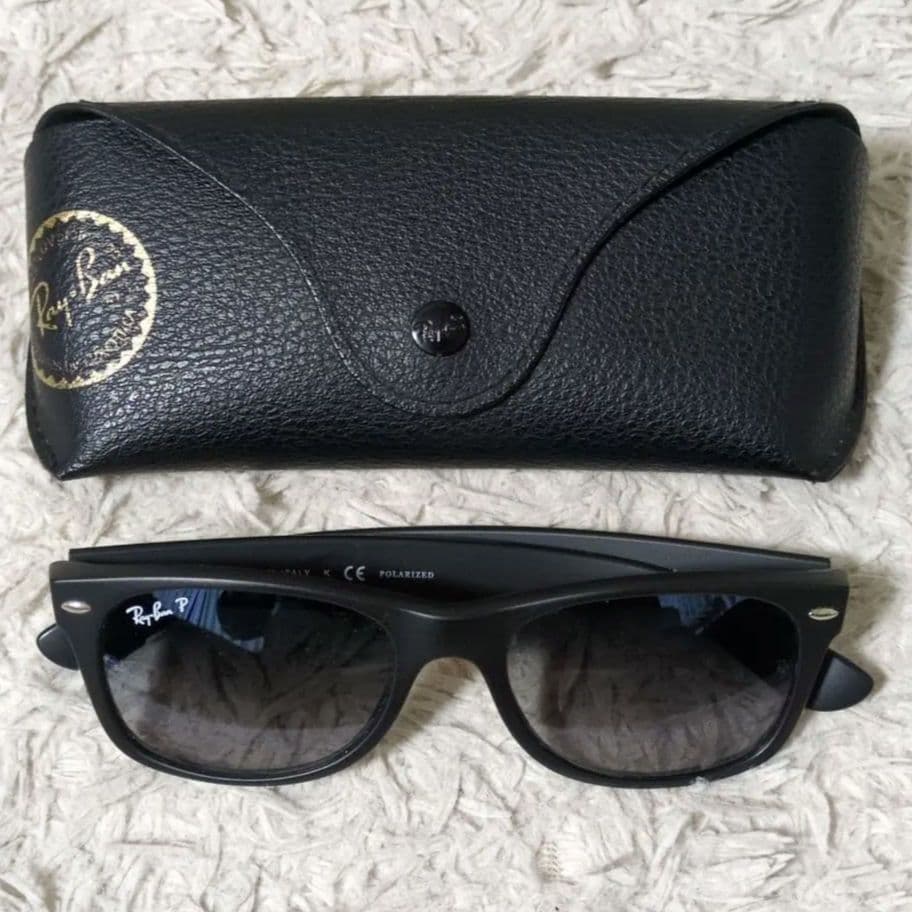 美品 ケース付属 Ray-Ban RB2132-F 601-S/78 艶消し黒