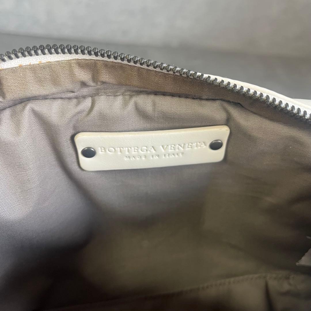 ボッテガヴェネタ イントレチャート ボディバッグ ウエストバッグ ホワイト