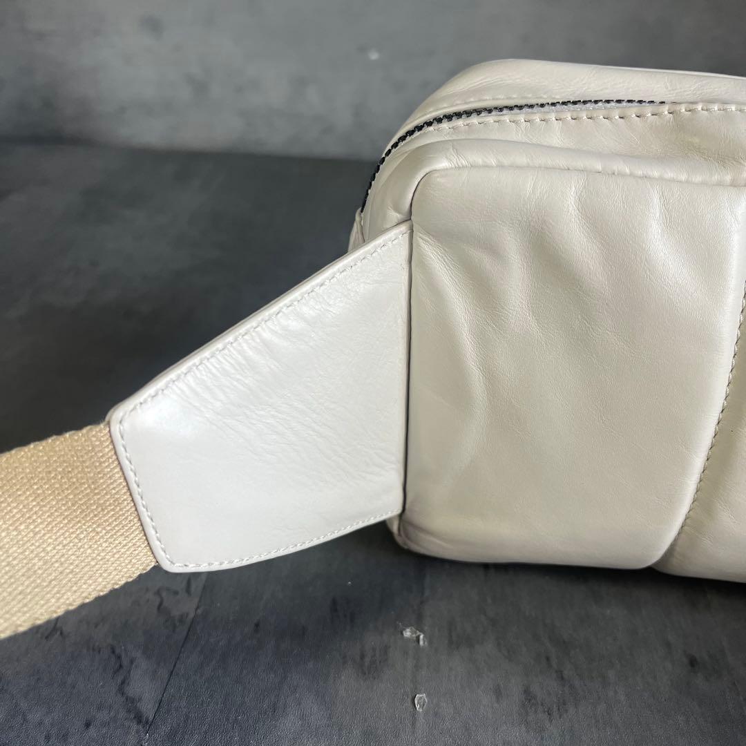 ボッテガヴェネタ イントレチャート ボディバッグ ウエストバッグ ホワイト