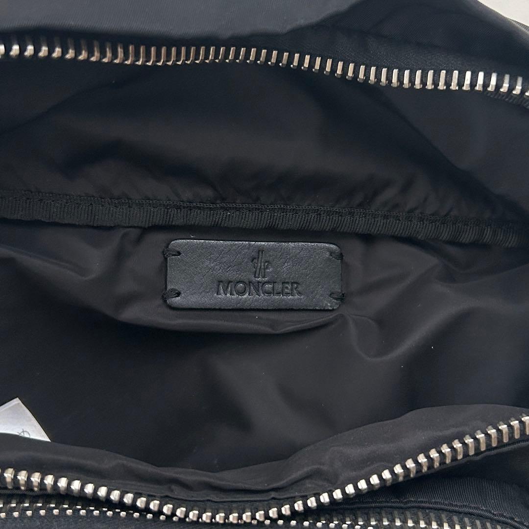 モンクレール ウエストポーチ ボディバッグ 2021年モデル カーキ ビッグロゴ