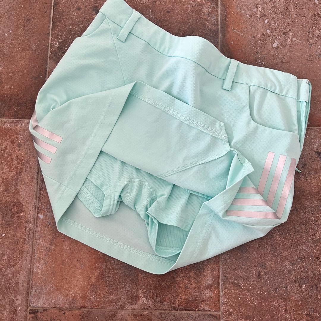 adidas 上下セット　ゴルフ　スカート ノースリーブ　ブルー系