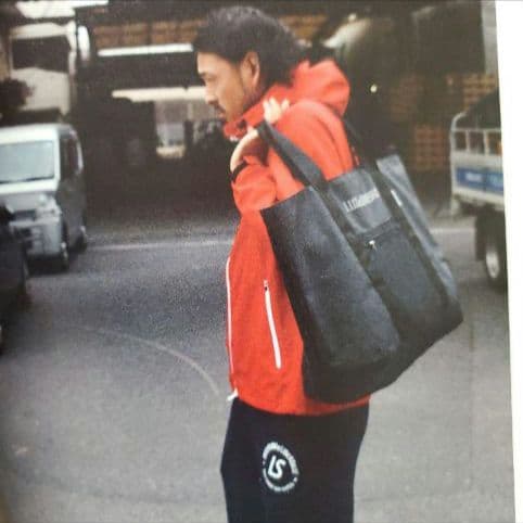 【新品未使用】ルースイソンブラ ピステ パーカー ジャケット M 赤 トラスト