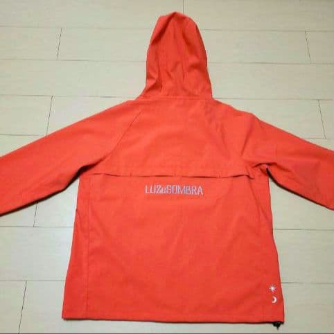 【新品未使用】ルースイソンブラ ピステ パーカー ジャケット M 赤 トラスト