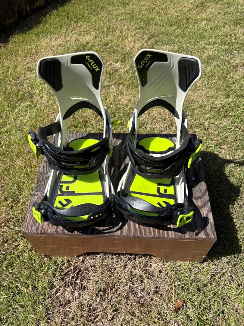 FLUX スノーボードビンディング ホワイト/イエロー　DS