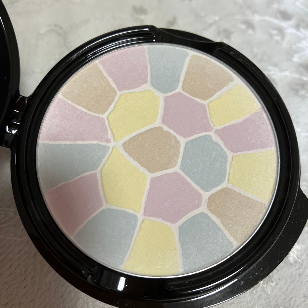 エレガンス　ラ　プードルオートニュアンス４フェイスパウダー8.8g