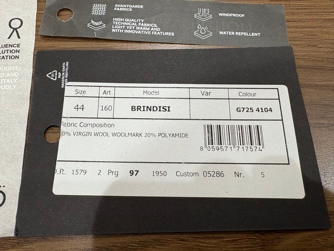 HEVO イーヴォBRINDISI ブリンディジ グレー 44サイズ 美品