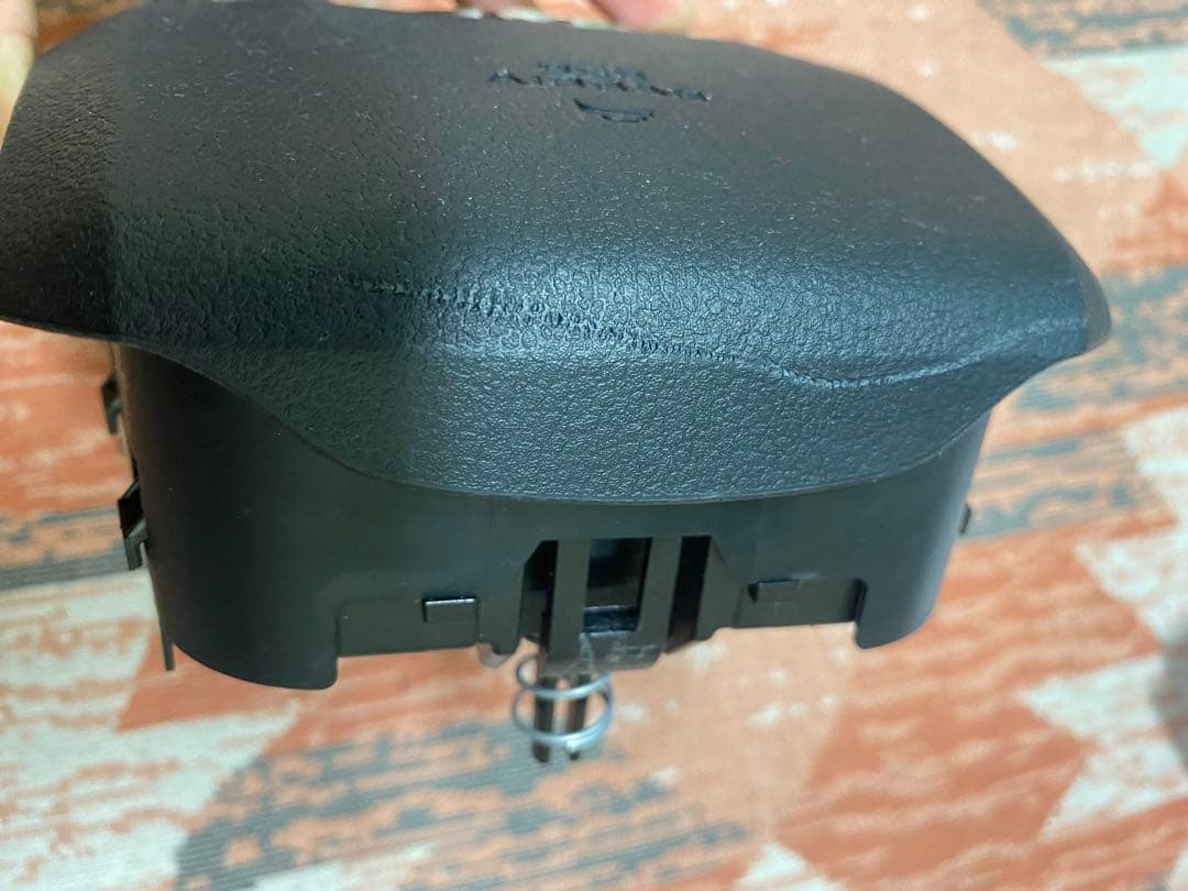 プリウス50系 ステアリングコントロールパネルとステアリングホーンパッド