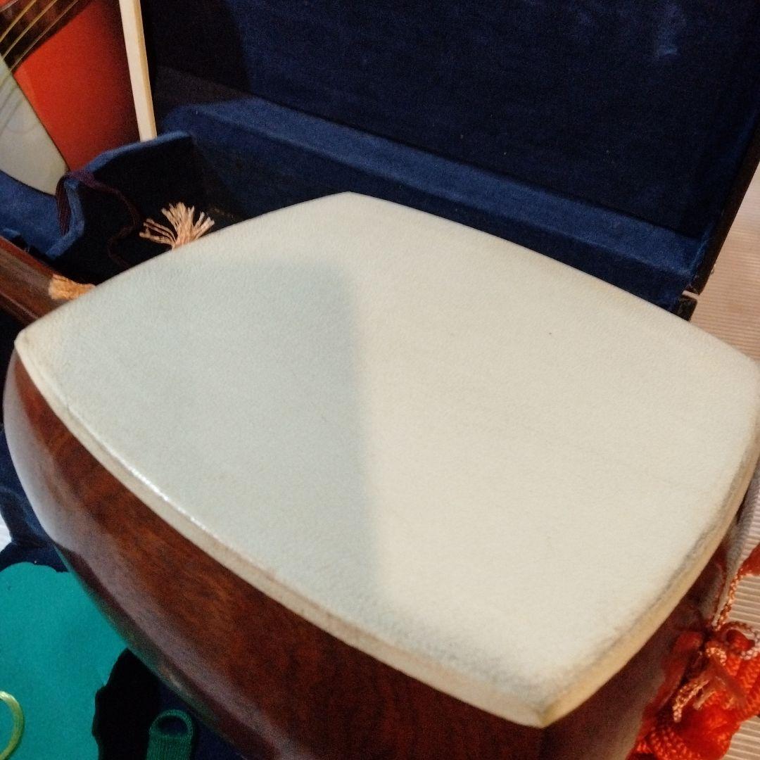 美品　三味線 本体　2.6cm ケース付き