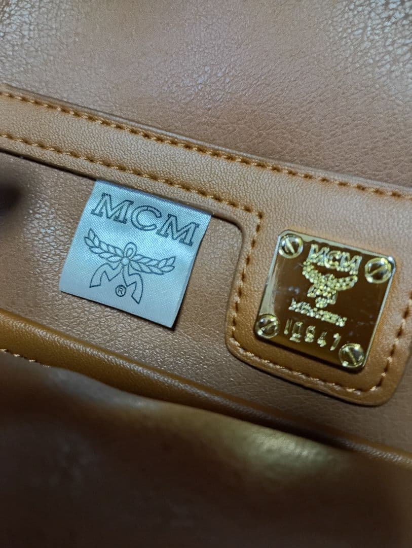 MCM ピンク ロゴリュック