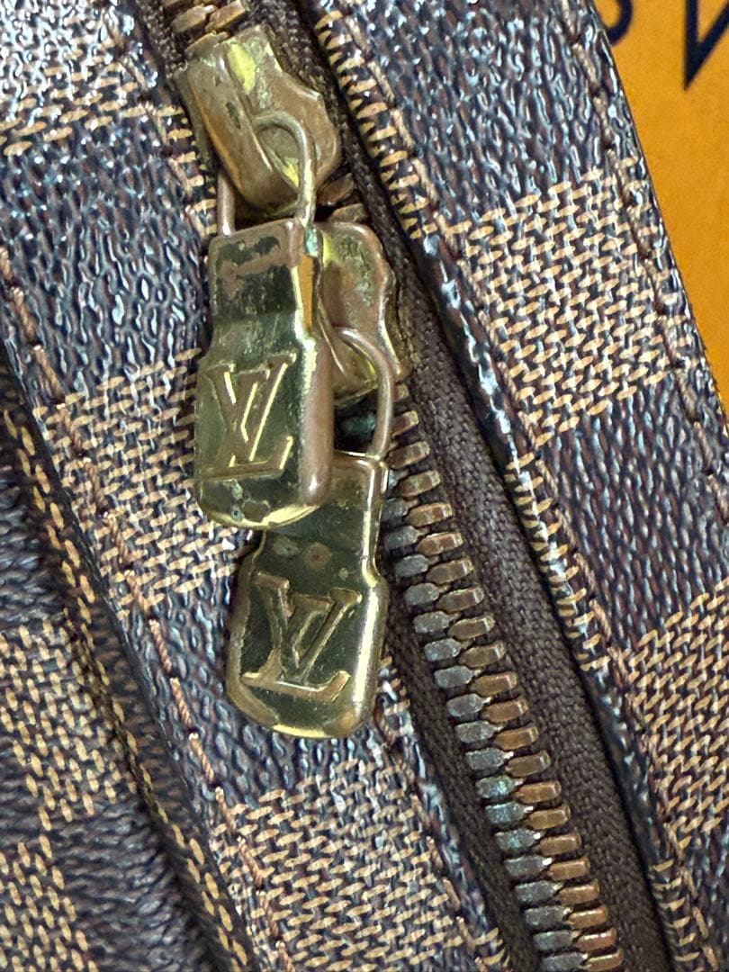 LOUIS VUITTON ダミエ ボディバッグ