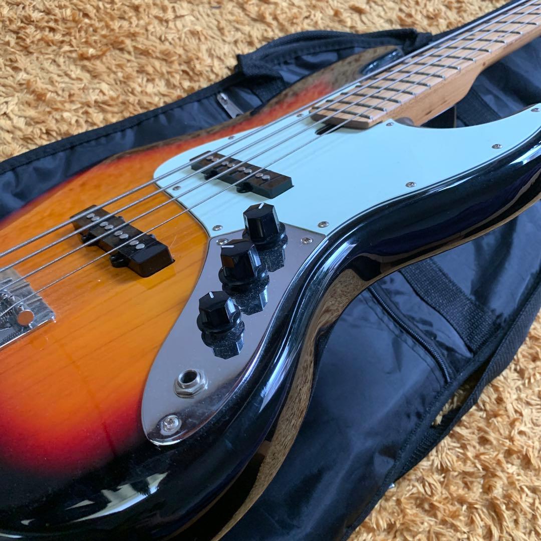 バッカス　エレキベース サンバースト 2ピックアップ