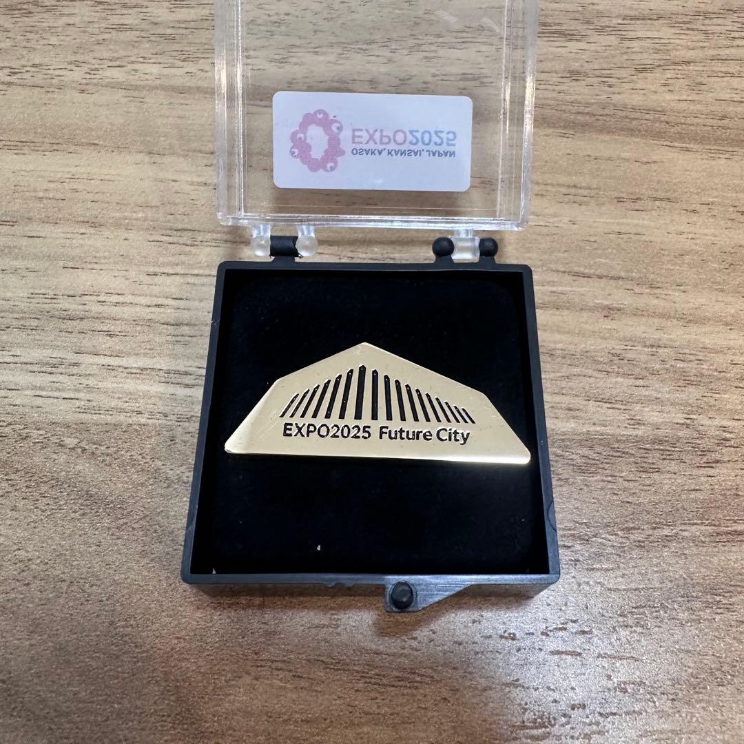 非売品】2025年日本国際博覧会協会 特別ピンバッジ 未来の都市 - メルカリ