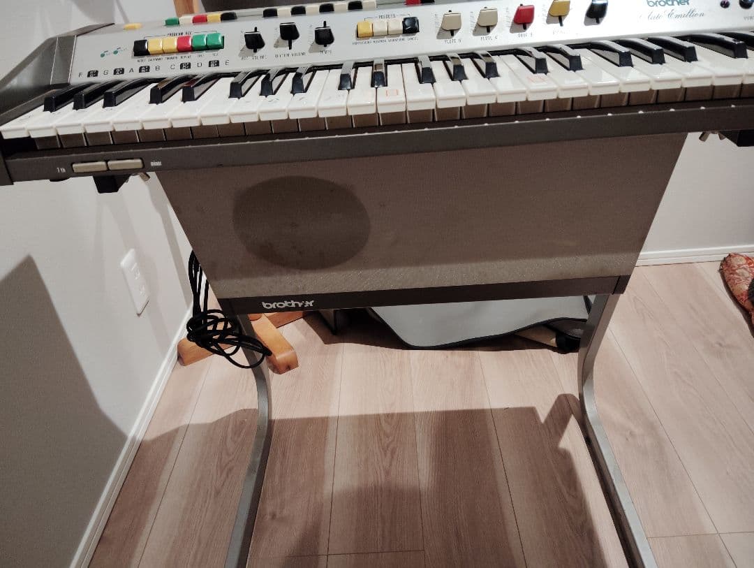 電子ピアノ　Brother