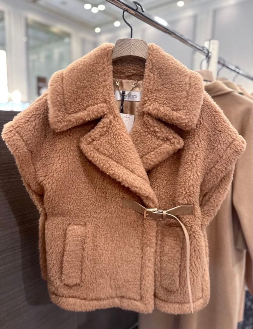 MaxMara ベルテッドケープ キャメル