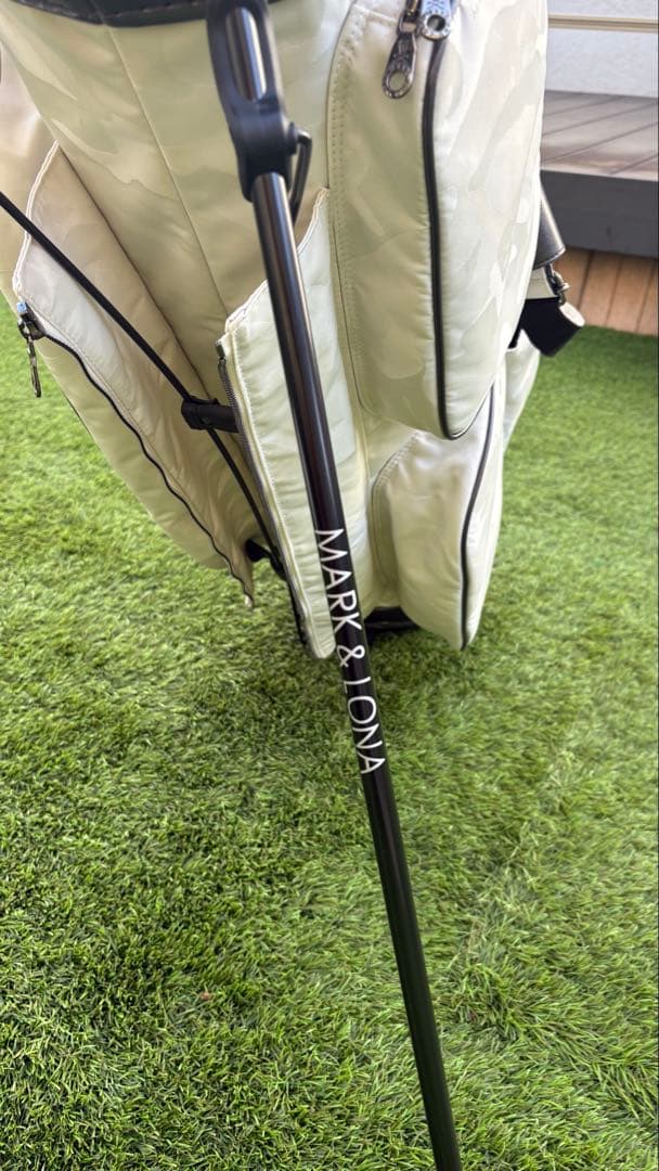 MARK & LONA ゴルフバッグ スタンド付き ホワイト