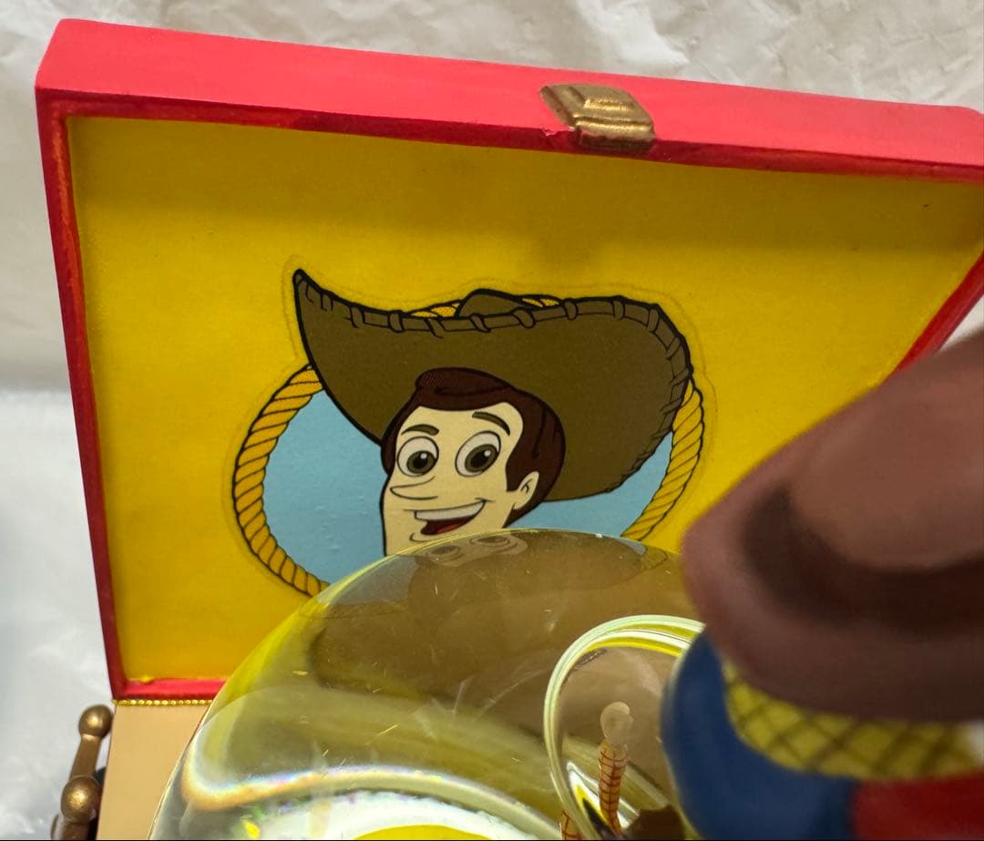 ディズニーストア トイストーリー2 オルゴール付きスノーグローブ