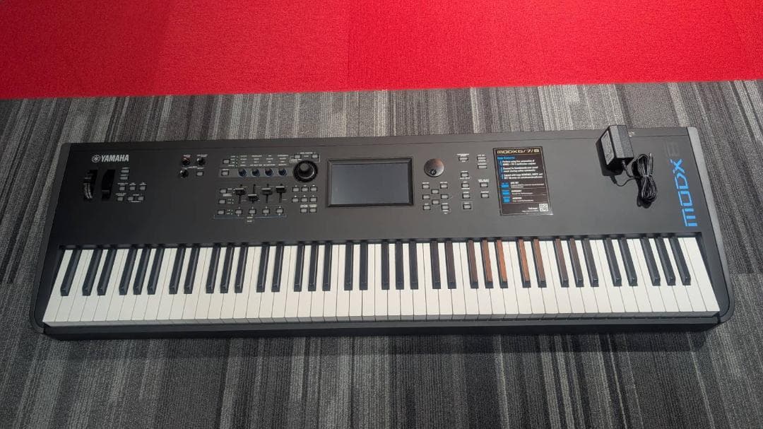 Yamaha MODX8 88鍵シンセサイザー 本体、専用ペダル、専用ケース他