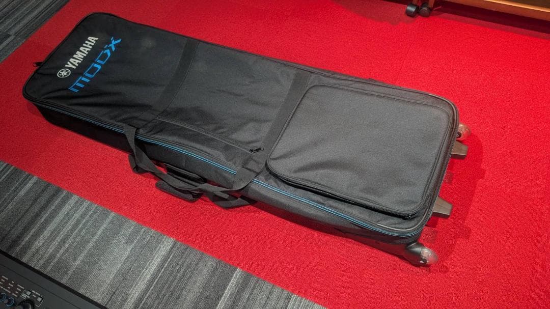 Yamaha MODX8 88鍵シンセサイザー 本体、専用ペダル、専用ケース他