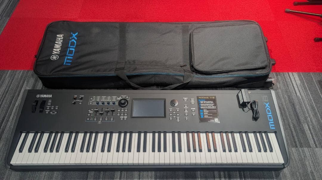 Yamaha MODX8 88鍵シンセサイザー 本体、専用ペダル、専用ケース他