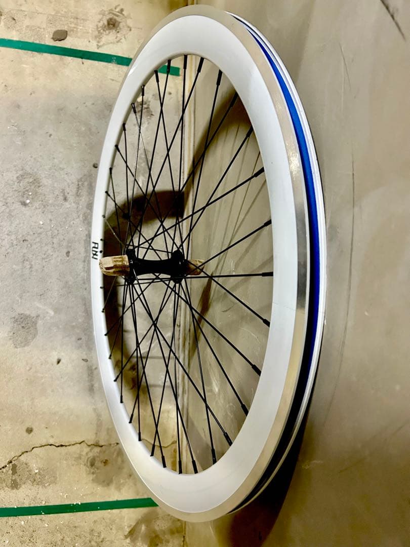 ◆FUN前輪ホイール 新品◆ホワイトでカッコいい！重量1.44kg