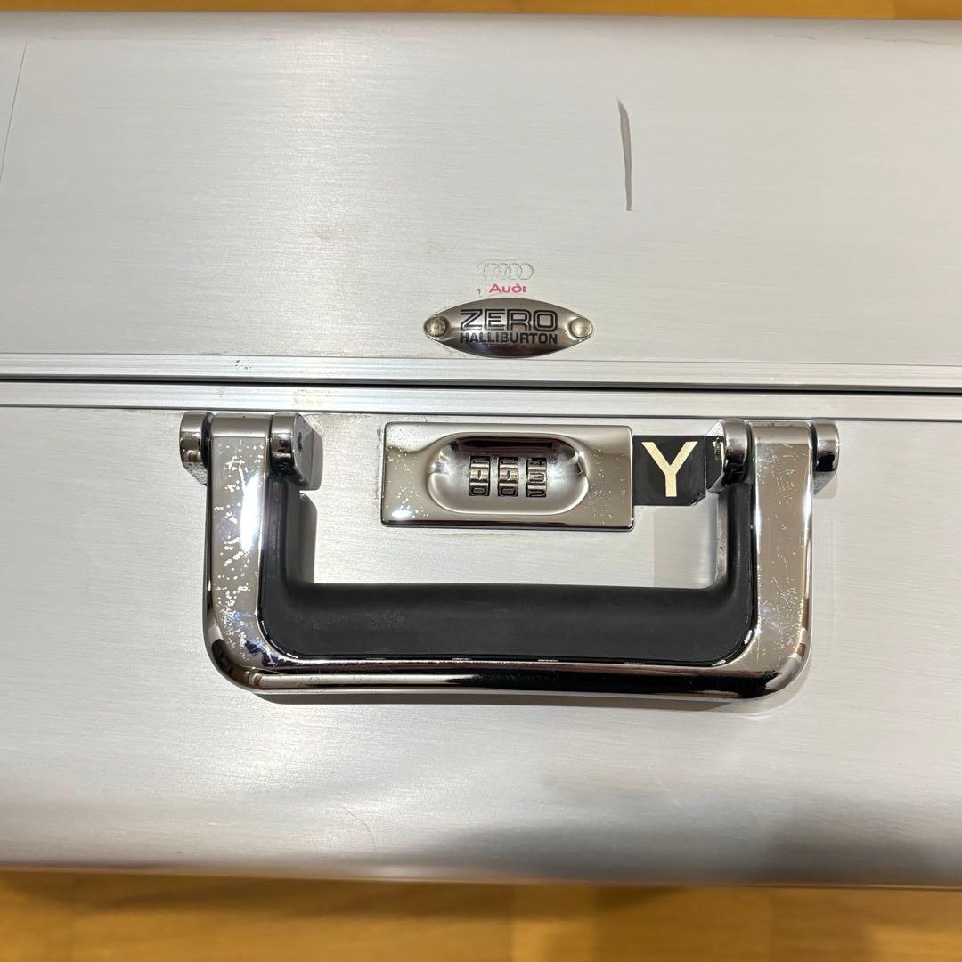 ヴィンテージ　ゼロハリバートン　大型スーツケース 　（鍵難あり）