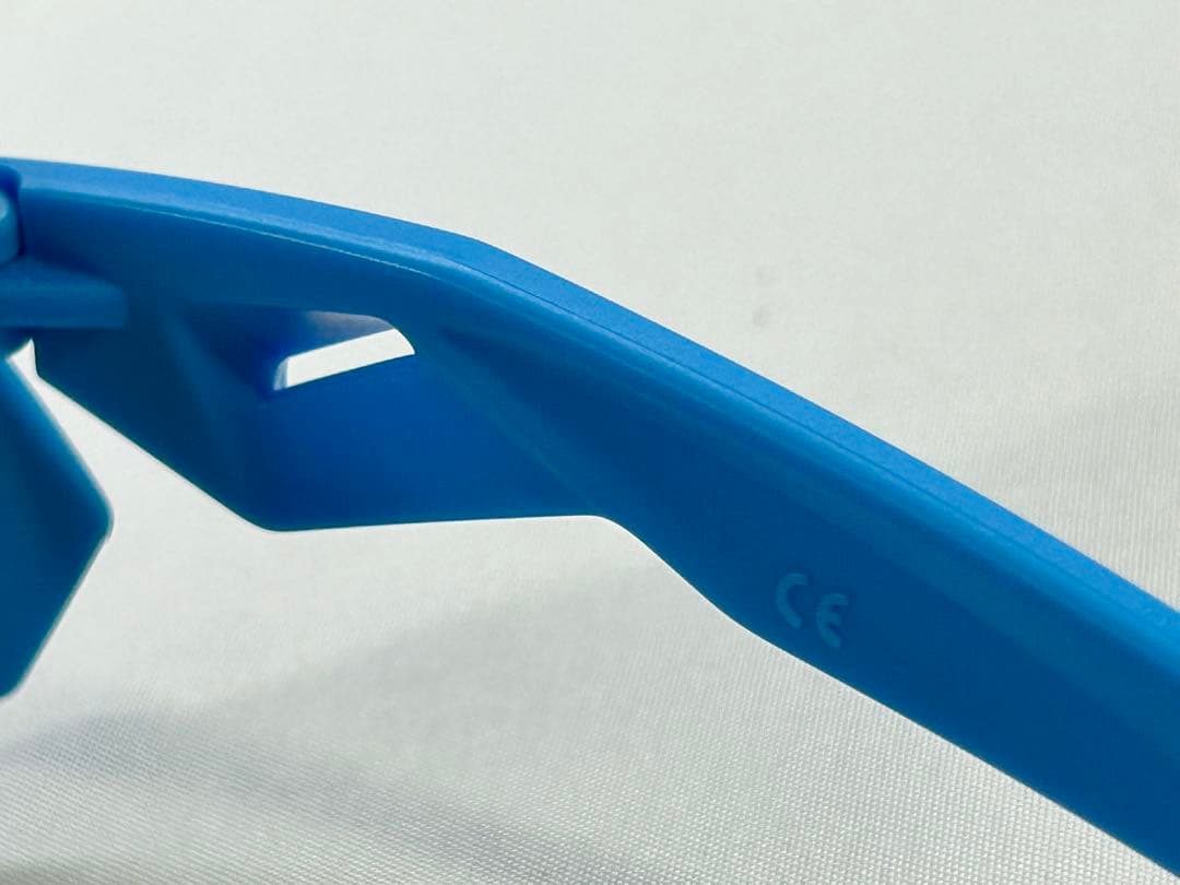 【美品】Oakley スポーツサングラス 青