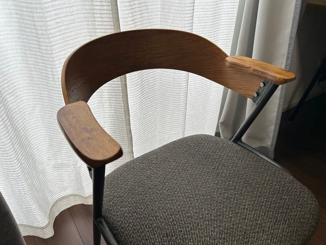 アデペシュ　ダニスショートアームチェア アームナチュラル