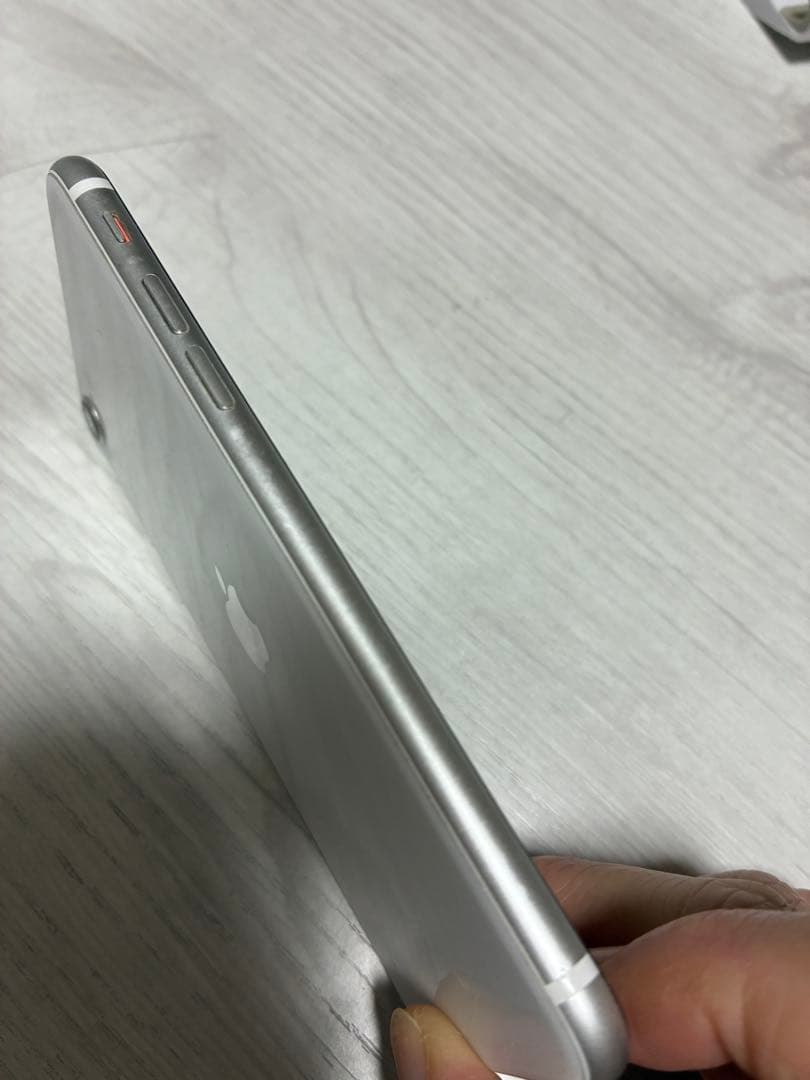 Apple iPhone SE 第2世代(SE2)ホワイト 中古