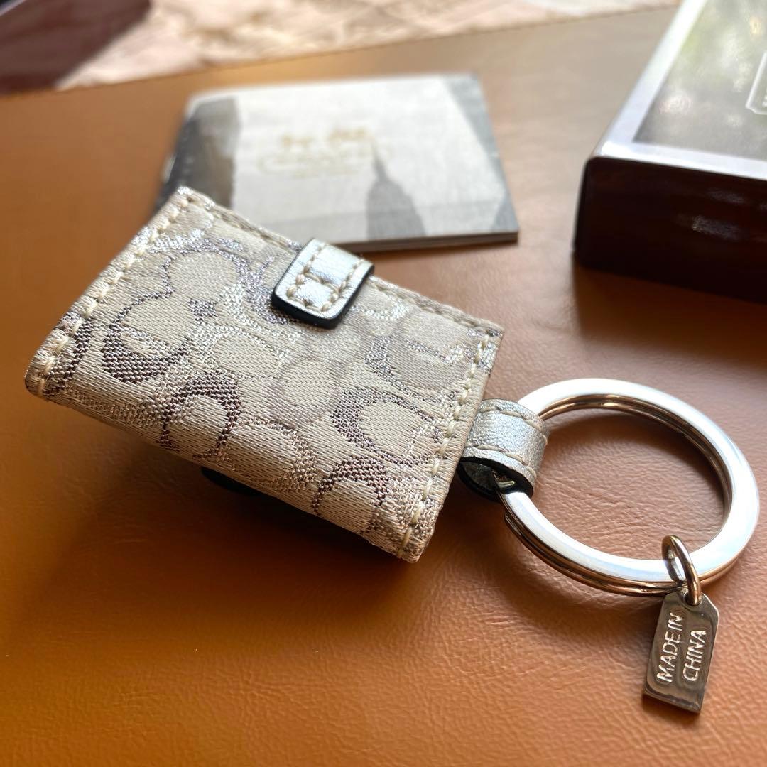 コーチピクチャーフレームキーホルダー