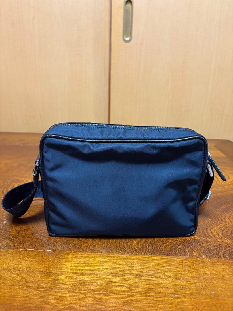 PRADA Re-Nylon ブラック ショルダーバッグ