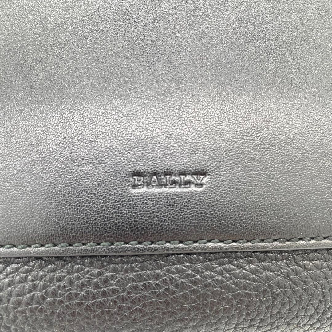 【極美品】バリー　ボディバッグ　ロゴ型押し　シルバー金具　レザー　黒