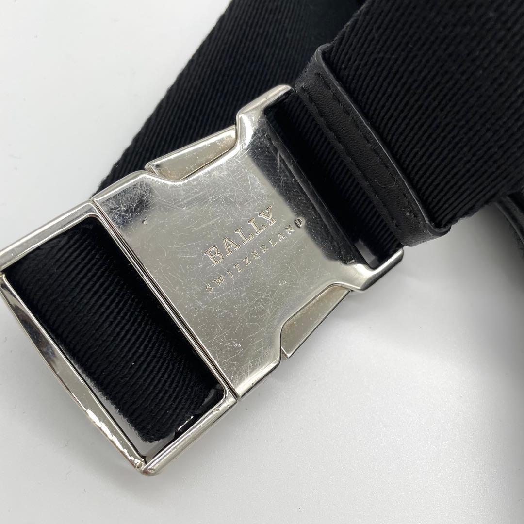 【極美品】バリー　ボディバッグ　ロゴ型押し　シルバー金具　レザー　黒