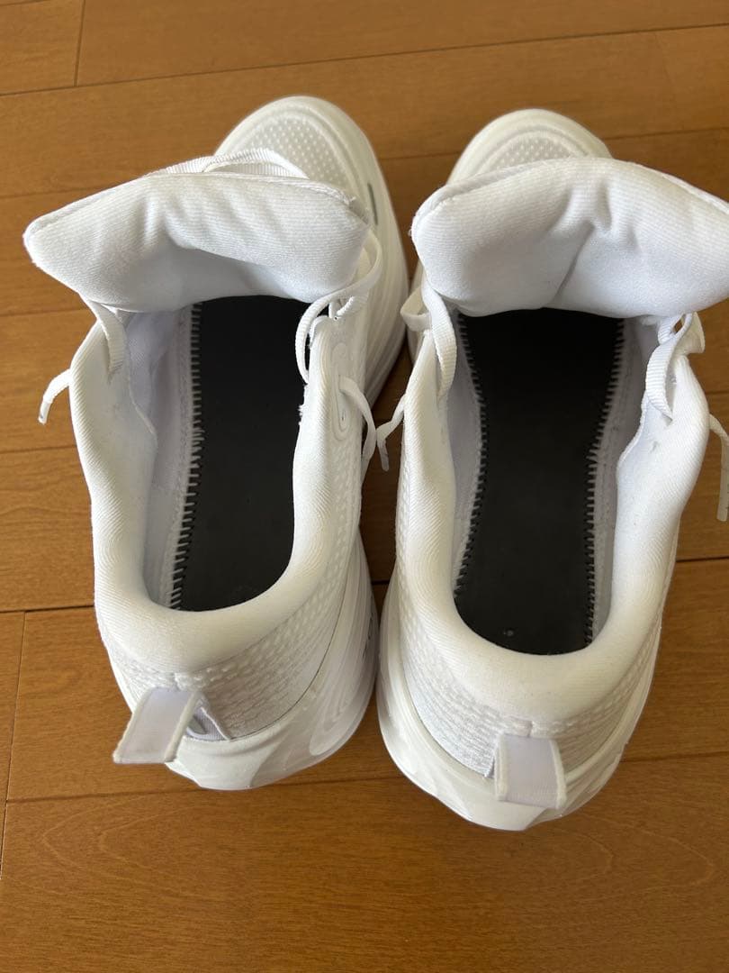 ナイキ　ボメロプラス　25.5cm