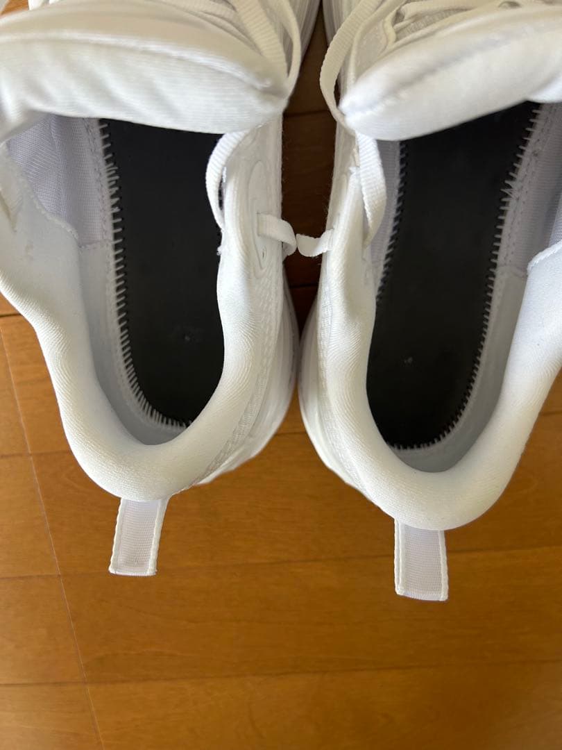 ナイキ　ボメロプラス　25.5cm