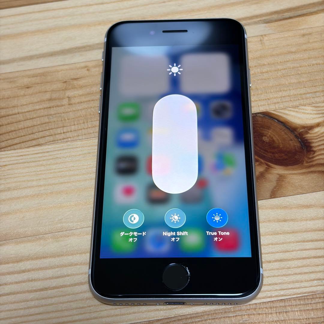 m*n様 バッテリー新品　iPhoneSE第3世代64GB SIMフリー　美品