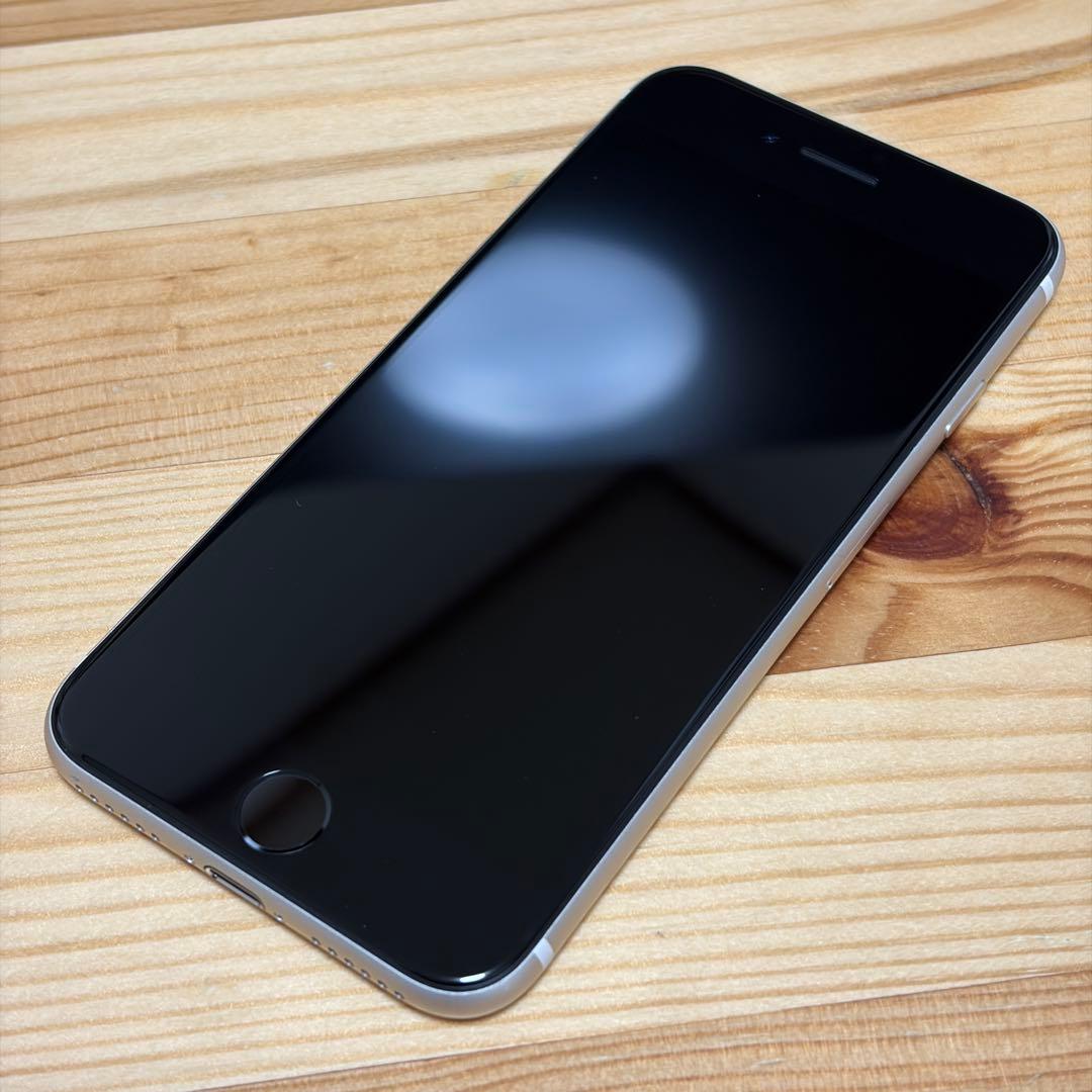 m*n様 バッテリー新品　iPhoneSE第3世代64GB SIMフリー　美品