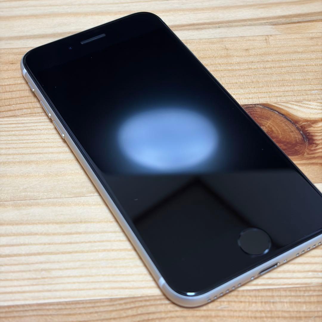 m*n様 バッテリー新品　iPhoneSE第3世代64GB SIMフリー　美品