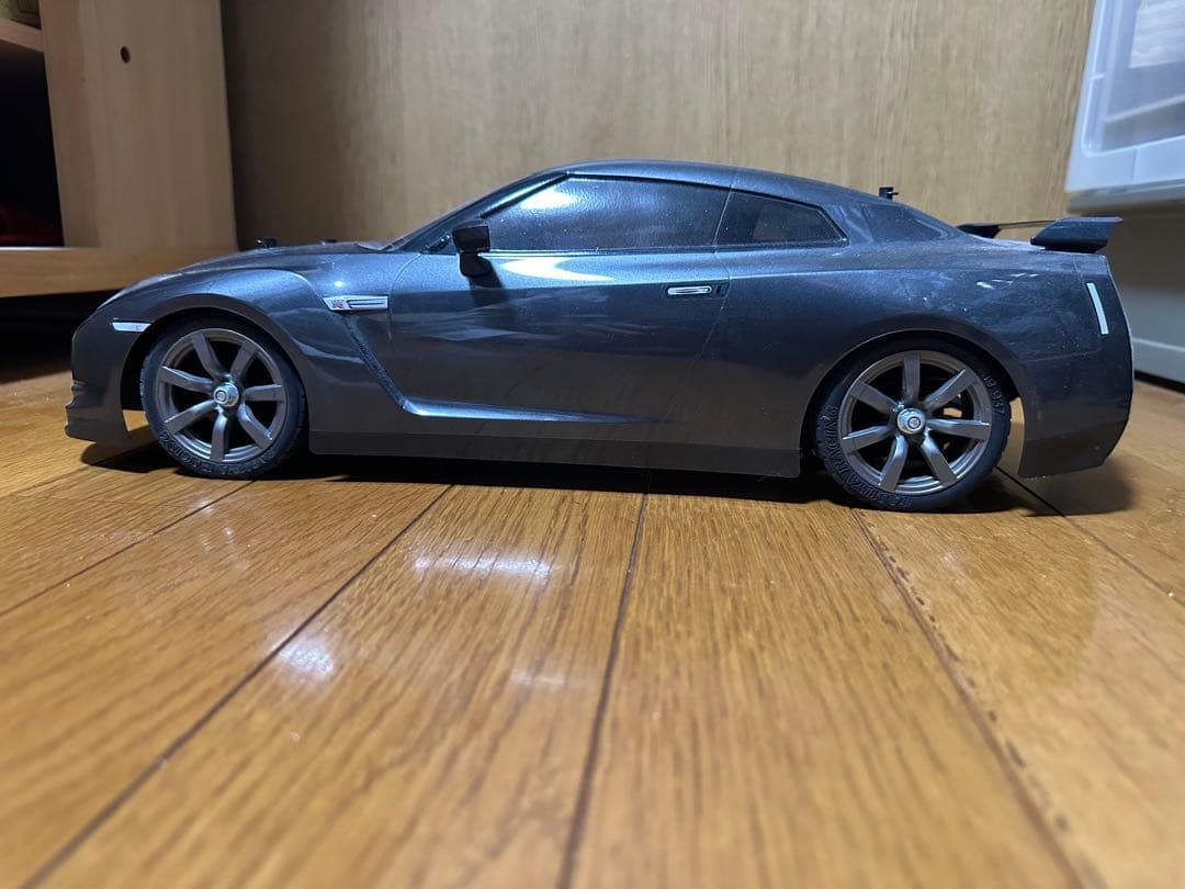中古品 タミヤ 1/10 NISSAN GT-R プロポ・バッテリー2本付き
