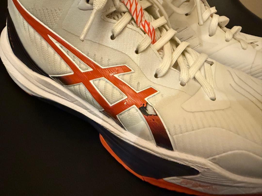 アシックス　スカイエリートFF2 バレーシューズ 白/オレンジ　26.5cm