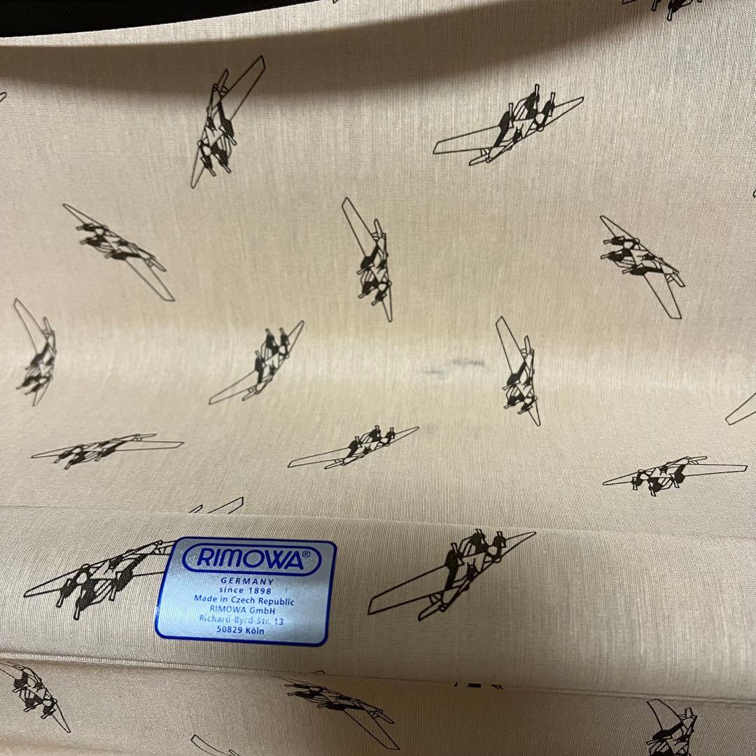 リモワ　クラシックフライト　キャリーケース　85L 4輪