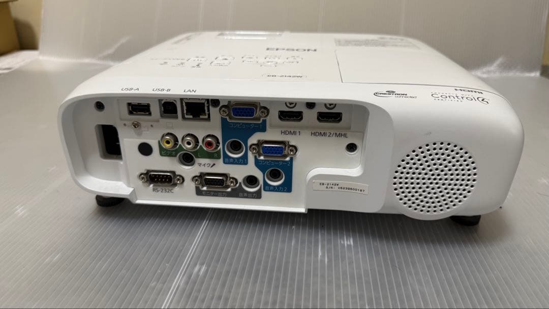EPSON EB-2142W プロジェクター本体　使用時間: 2012h