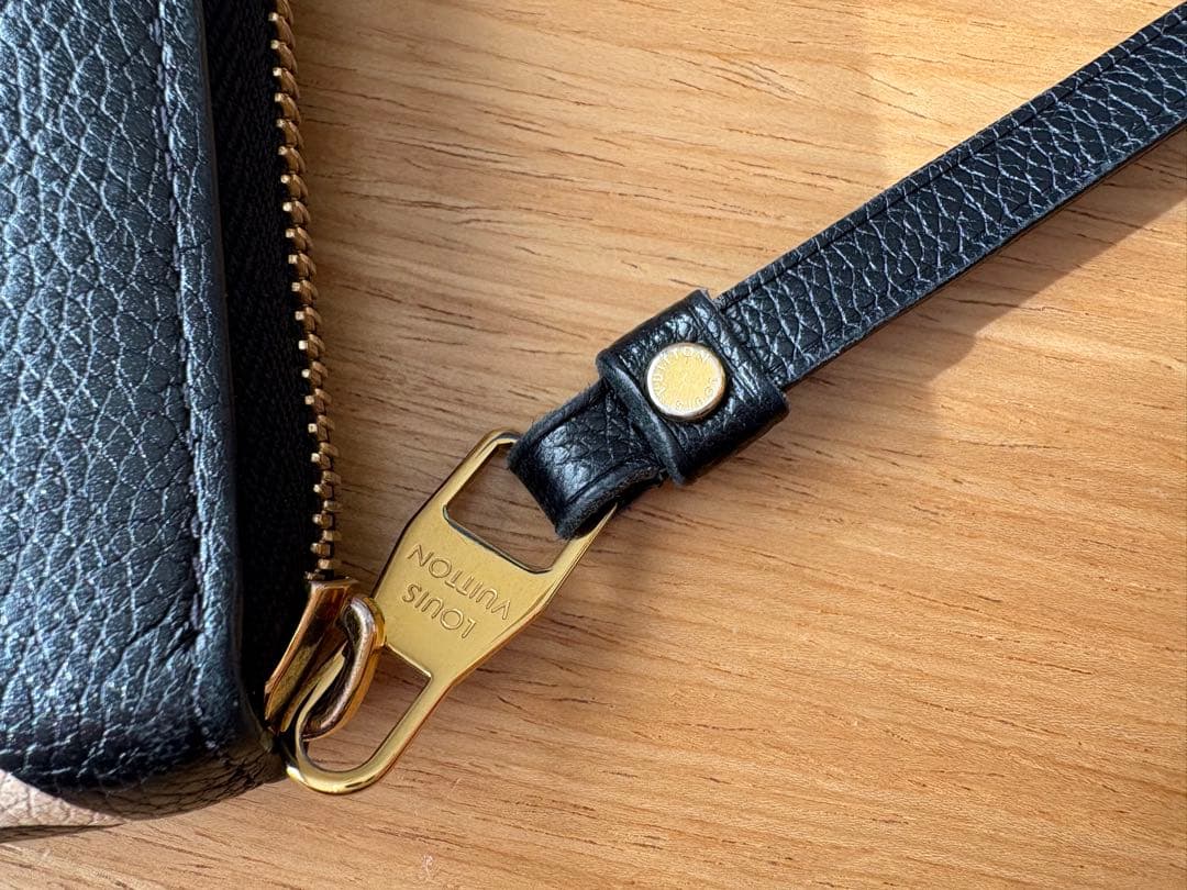 LOUIS VUITTONモノグラム ジャイアント ジッピーウォレット現行モデル