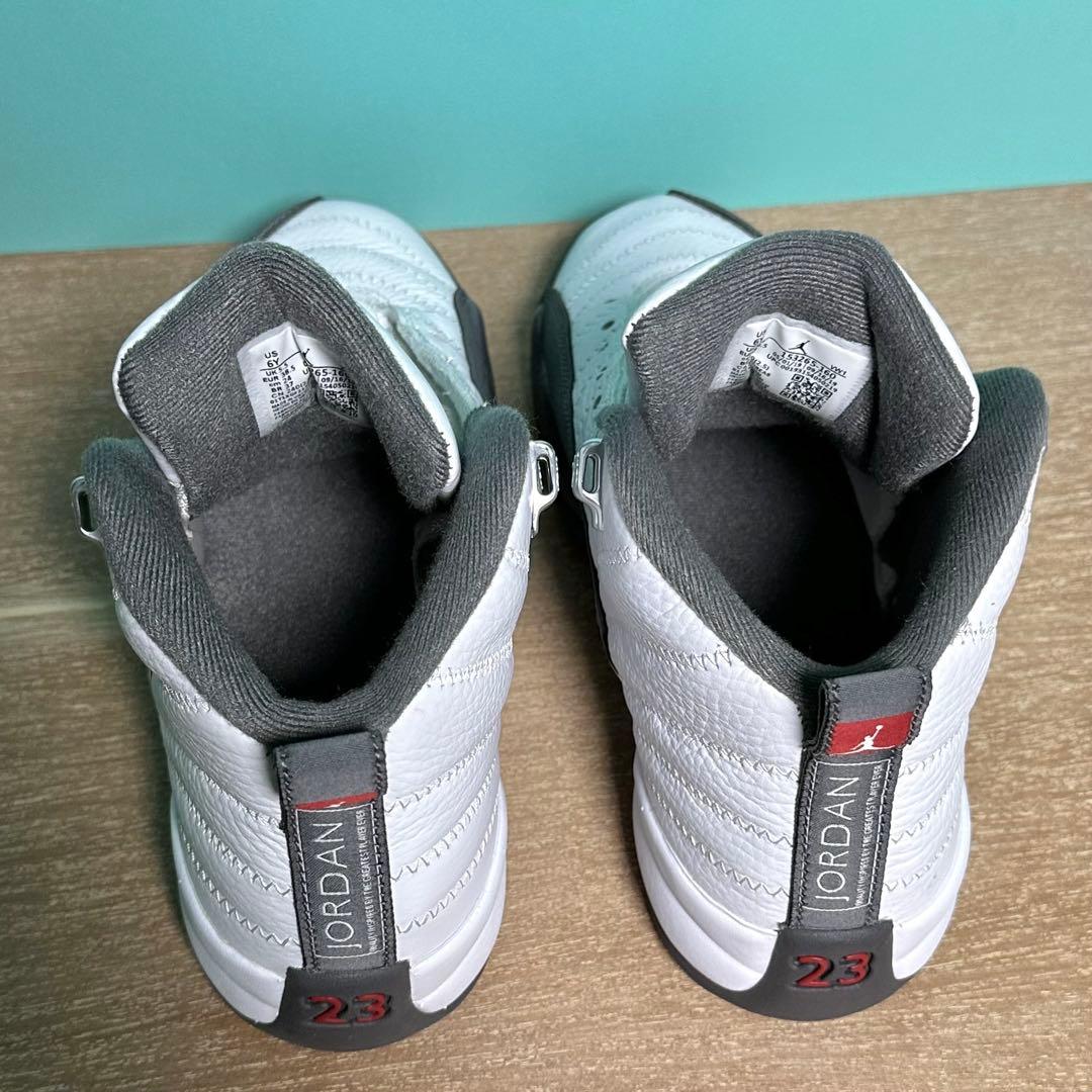 ナイキ【NIKE】エアジョーダン12　　　　　　　　　　※2019年製レアカラー