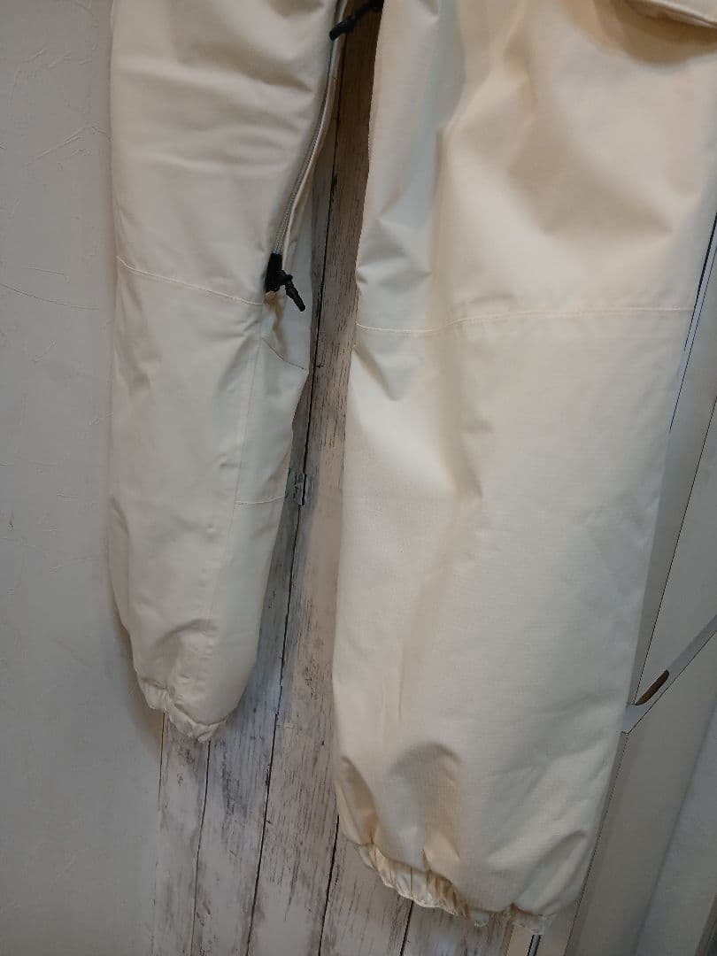 美品⭐ニキータスノボウェアパンツLサイズ⭐タグあり⭐クリーニング済⭐オフホワイト
