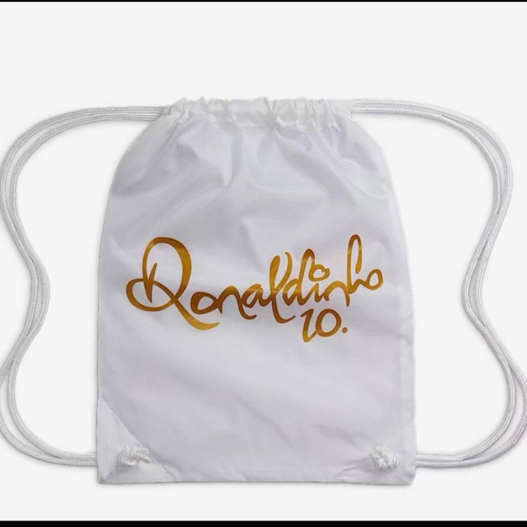 シューズ Ronaldinho x Nike Tiempo Legend of Gold