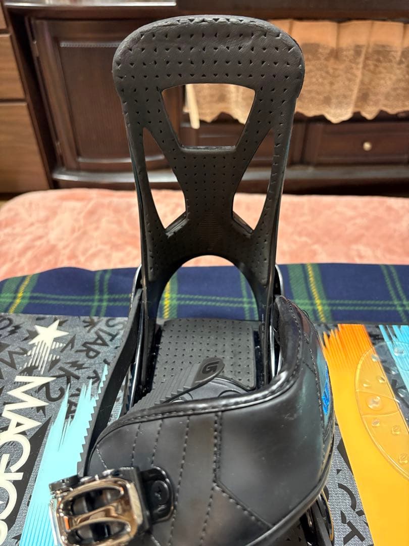 M*5様 【直接受け取り】スノーボード 板 ビンディング ブーツ K2 BURT