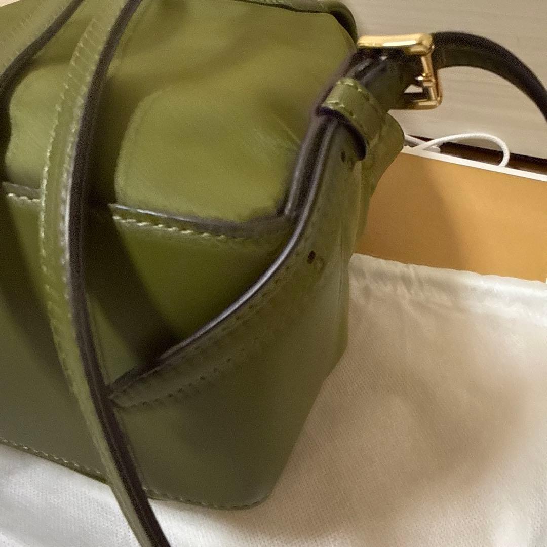 未使用に近いMICHAEL KORS オリーブグリーン バックパック