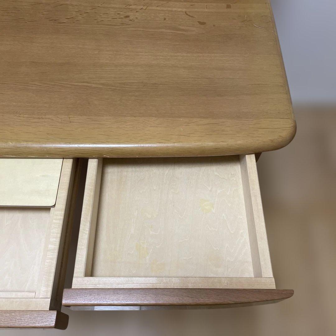 カリモク学習机、天然木机、